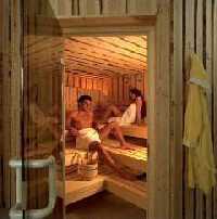 Freie Benutzung des <b>Wellnessbereiches</b> (Sauna, Dampfbad, Schwalldusche, Liegeraum, Getränkebar)<GESUNDHEIT>